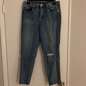 BLANKNYC Jean with distressed knee and colored stitching